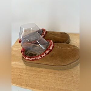 UGG Tasman women size 6